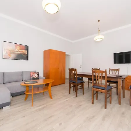 Apartment Location On Main Square P4you Pl