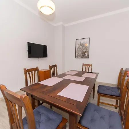 Apartment Location On Main Square P4you Pl